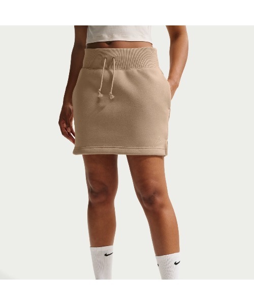 NIKE(ナイキ)の「NIKE NSW Phoenix Fleece Women's High-Waisted Slim Mini Skirt(ナイキ NSW フェニックス フリース ウィメンズ ハイウエスト スリム ミニ スカート)(スカート・レディース・ブラック/ベージュ系/ピンク系・SMALL/MEDIUM/LARGE)」の2枚目の写真