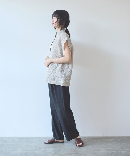 yuni(ユニ )の「△ウォッシャブルサマーウール テーパードパンツ(スラックス・レディース・ブラック/パープル/グレー・S/M)」の20枚目の写真