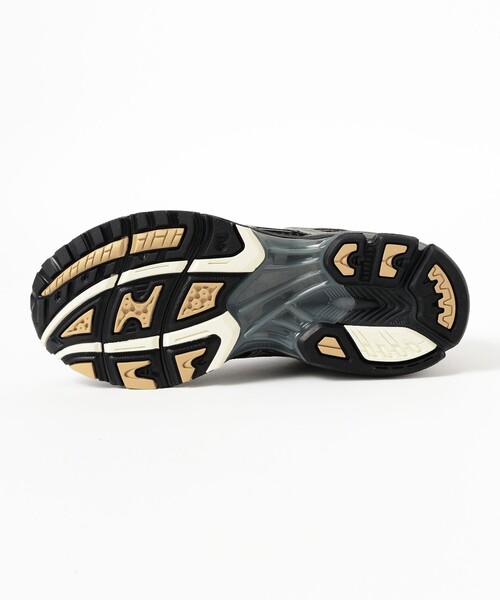 Ray BEAMS（レイビームス）の「ASICS / GEL-NIMBUS 10.1（スニーカー・レディース・ブラック・25.0cm/24.5cm/24.0cm/23.0cm/23.5cm）」の4枚目の写真