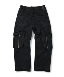 ETCE（イーティーシーイー）の「LAYERED BACK CARGO DENIM PANTS (BLACK)（デニムパンツ）」