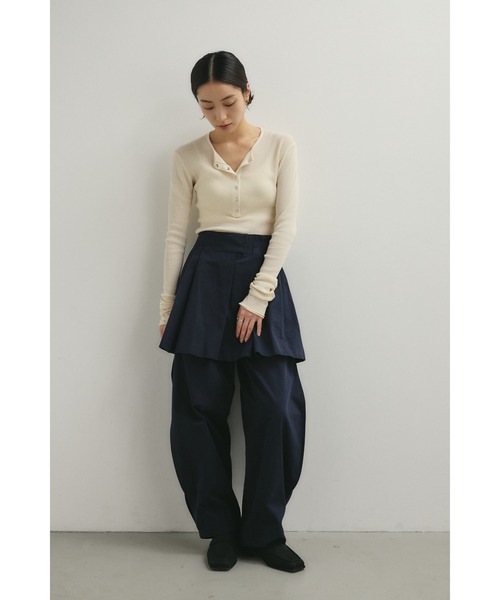 STYLEMIXER(スタイルミキサー)の「タックワイドミニスカート(スカート・レディース・ベージュ/ネイビー・MEDIUM/SMALL)」の8枚目の写真