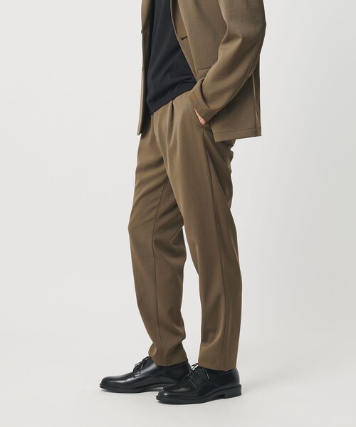 BEAUTY&YOUTH UNITED ARROWS（ビューティーアンドユースユナイテッドアローズ）の「トリクシオン/TRIXION シャンブレー 1P テーパード スラックス NO.5 セットアップ対応 ウォッシャブル（スラックス・メンズ・ベージュ/ダークグレー/ネイビー・S/L/M/XL）」の2枚目の写真