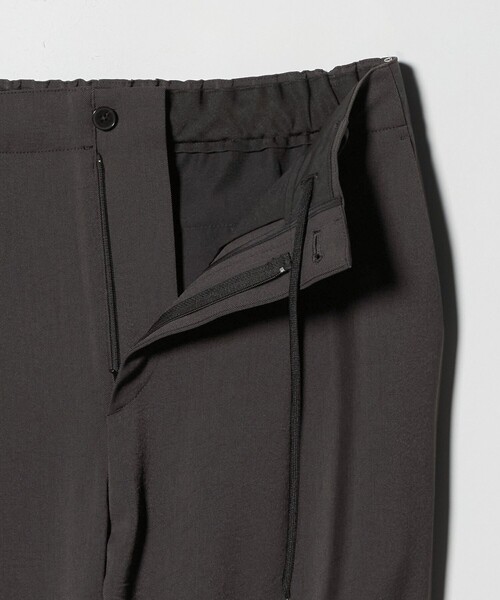 BEAUTY&YOUTH UNITED ARROWS（ビューティーアンドユースユナイテッドアローズ）の「トリクシオン/TRIXION シャンブレー 1P テーパード スラックス NO.5 セットアップ対応 ウォッシャブル（スラックス・メンズ・ベージュ/ダークグレー/ネイビー・S/L/M/XL）」の22枚目の写真