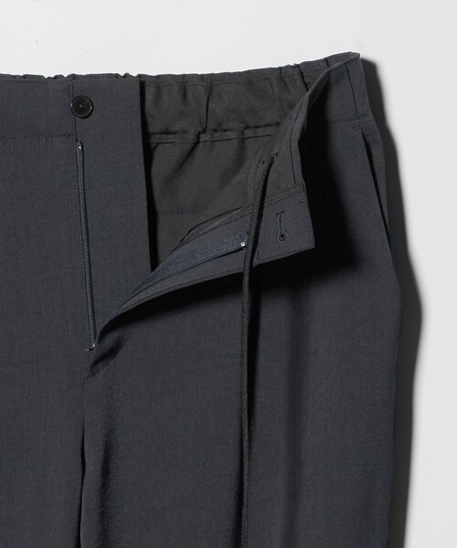 BEAUTY&YOUTH UNITED ARROWS(ビューティーアンドユースユナイテッドアローズ)の「トリクシオン/TRIXION シャンブレー 1P テーパード スラックス NO.5 セットアップ対応 ウォッシャブル(スラックス・メンズ・ベージュ/ダークグレー/ネイビー・S/L/M/XL)」の19枚目の写真
