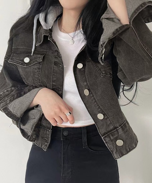 REMUR(レミュール)の「クロップドフード付きデニムジャケット(デニムジャケット・レディース・ブルー/ブラック・FREE)」の6枚目の写真