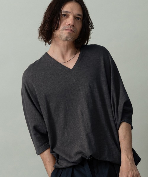 EGO TRIPPING（エゴトリッピング）の「mt10247- KITE V-NECK Ｖネックシャツ(666652)（Tシャツ/カットソー・メンズ・ブラック/ブラウン/キャメル/チャコール・48/46）」の5枚目の写真