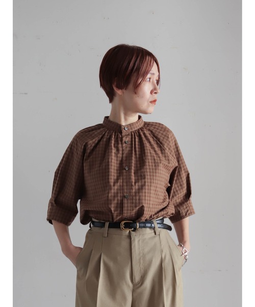 FIL DE FER(フィルデフェール)の「【予約】アソートミニチェック スタンドギャザーブラウス(シャツ/ブラウス・レディース・グレー/ブラウン・FREE)」の3枚目の写真