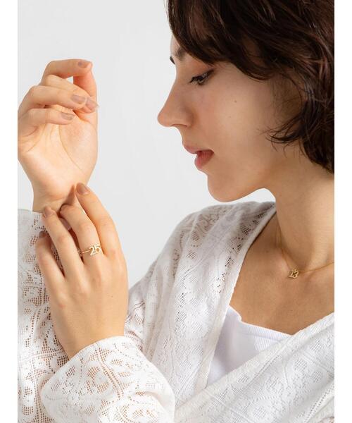 Te chichi(テチチ)の「ナンバーリング25(ピアス(両耳用)・レディース・ゴールド・F)」の2枚目の写真