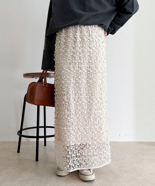 fredy emue(フレディエミュ)の「《セットアップ対応》フォーカスドット刺繍スカート(スカート・レディース・ブラック/オフホワイト・36/38)」の3枚目の写真