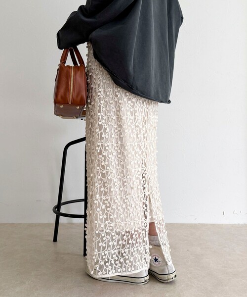 fredy emue(フレディエミュ)の「《セットアップ対応》フォーカスドット刺繍スカート(スカート・レディース・ブラック/オフホワイト・36/38)」の4枚目の写真