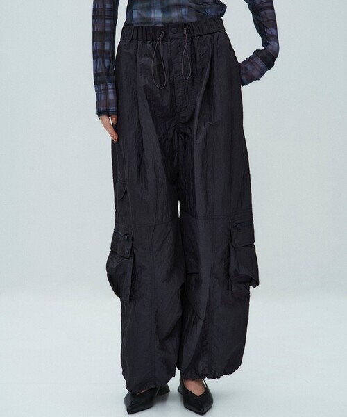 PUBLIC TOKYO（パブリックトウキョウ）の「【2026春新作・ZOZO先行予約受付中】AiRON イージーカーゴパンツ（カーゴパンツ・レディース・ネイビー/ブラウン/ホワイト・1/2）」の3枚目の写真