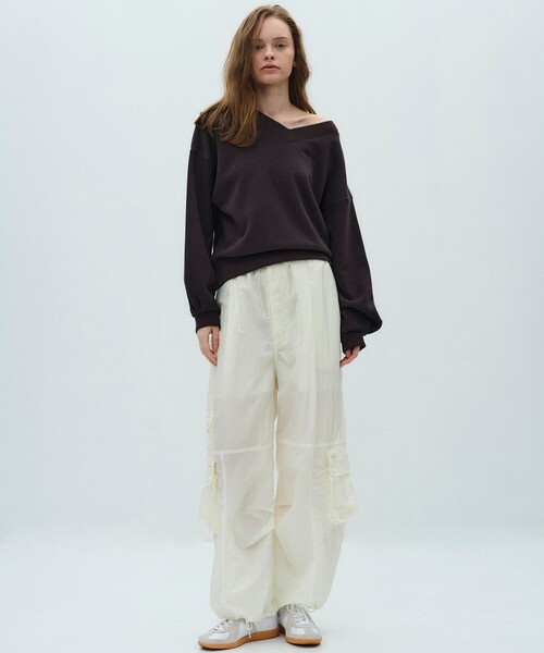 PUBLIC TOKYO（パブリックトウキョウ）の「【2026春新作・ZOZO先行予約受付中】AiRON イージーカーゴパンツ（カーゴパンツ・レディース・ネイビー/ブラウン/ホワイト・1/2）」の17枚目の写真