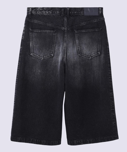 JOHN LAWRENCE SULLIVAN(ジョンローレンスサリバン)の「【JOHN LAWRENCE SULLIVAN】WASHED DENIM TUCKED WIDE SHORTS(その他パンツ・メンズ・ブラック/インディゴブルー・44/46)」の4枚目の写真