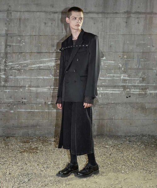 JOHN LAWRENCE SULLIVAN(ジョンローレンスサリバン)の「【JOHN LAWRENCE SULLIVAN】WASHED DENIM TUCKED WIDE SHORTS(その他パンツ・メンズ・ブラック/インディゴブルー・44/46)」の7枚目の写真