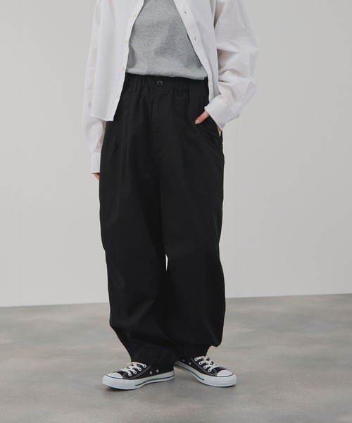 NAVY(ネイビー)の「NAVY チノワイドタックパンツ(チノパンツ・レディース・ブラック/ベージュ・M/L)」の1枚目の写真