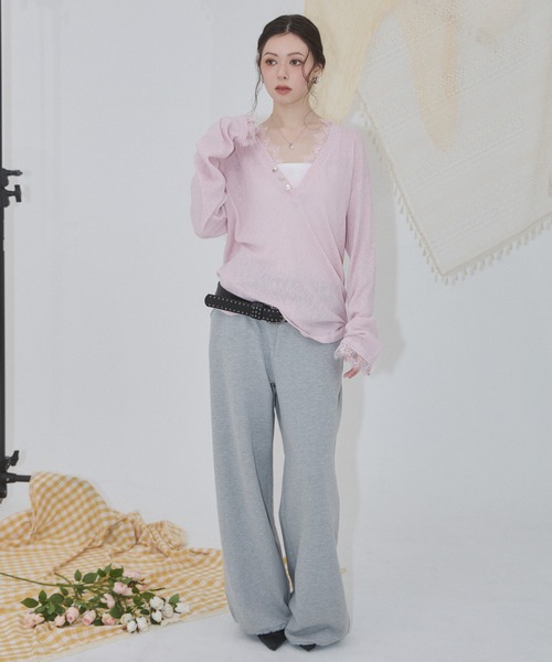 ENVYM(アンビー)の「レースシアーVネックトップス(Tシャツ/カットソー・レディース・ピンク/ホワイト/チャコールグレー・FREE)」の9枚目の写真