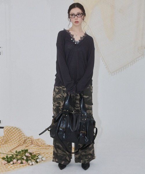 ENVYM(アンビー)の「レースシアーVネックトップス(Tシャツ/カットソー・レディース・ピンク/ホワイト/チャコールグレー・FREE)」の15枚目の写真