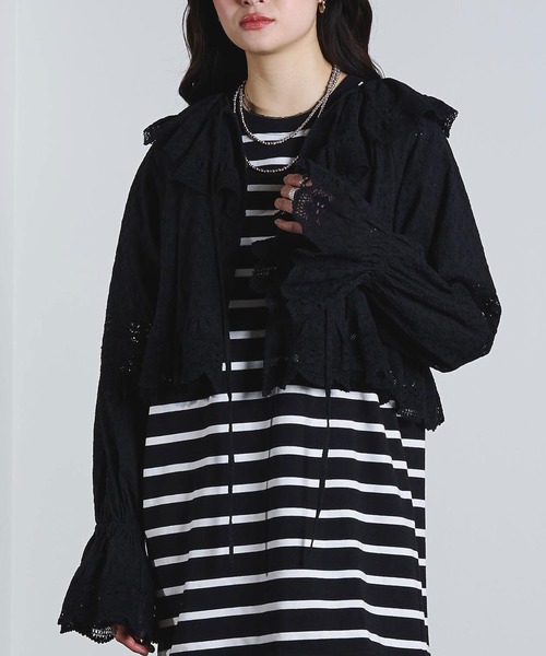 ROSE BUD（ローズバッド）の「(mag.by c)COTTON EMBROIDERY L/S FRILL SHIRT（シャツ/ブラウス・レディース・ホワイト/ブラック・ONE SIZE）」の2枚目の写真