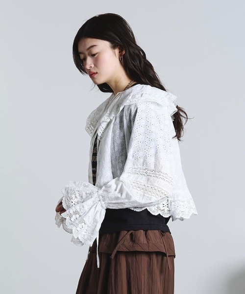 ROSE BUD（ローズバッド）の「(mag.by c)COTTON EMBROIDERY L/S FRILL SHIRT（シャツ/ブラウス・レディース・ホワイト/ブラック・ONE SIZE）」の5枚目の写真