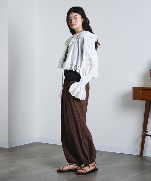 ROSE BUD（ローズバッド）の「(mag.by c)COTTON EMBROIDERY L/S FRILL SHIRT（シャツ/ブラウス・レディース・ホワイト/ブラック・ONE SIZE）」の8枚目の写真