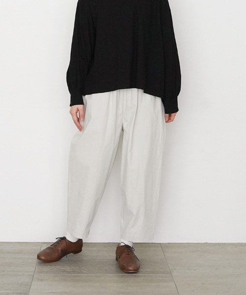 オローネ(オローネ)の「アライザラシニューバルーンパンツ(その他パンツ・レディース・ブルーグレー/ライトグリーン/ライトグレー/ブラウン系その他・FREE)」の2枚目の写真