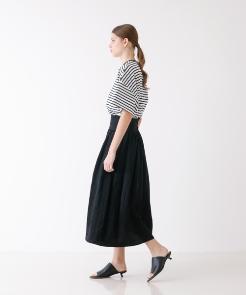 DESIGNWORKS（デザインワークス）の「サテンフレアスカート（スカート・レディース・ブラック・38/36）」の3枚目の写真
