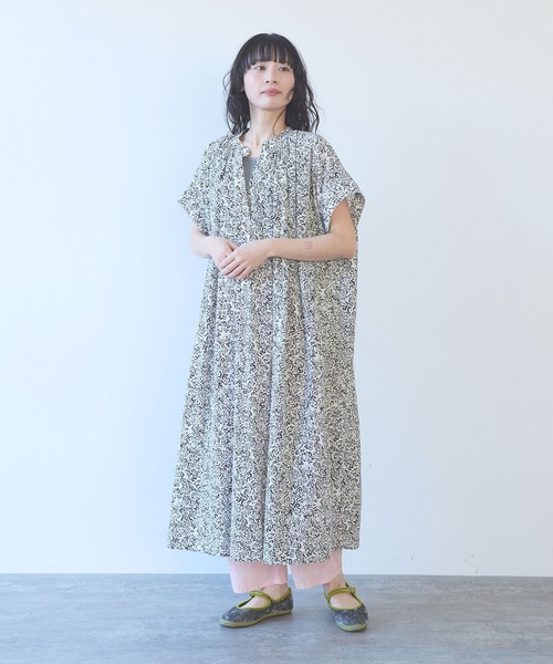 yuni（ユニ　）の「rayon cupla cotton flower print kaftan one-piece（ワンピース・レディース・アイボリー・FREE）」の4枚目の写真