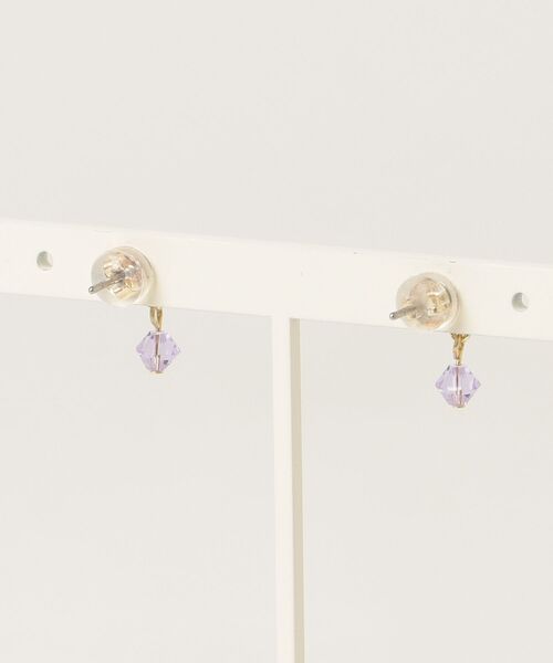 Zoule(ゾーラ)の「Zoule ゾーラ:FLOWER LETTER SERIES jewel flower letter3 花言葉 アジサイ クローバー ピアス(ピアス(両耳用)・レディース・パープル/グリーン・FREE)」の5枚目の写真