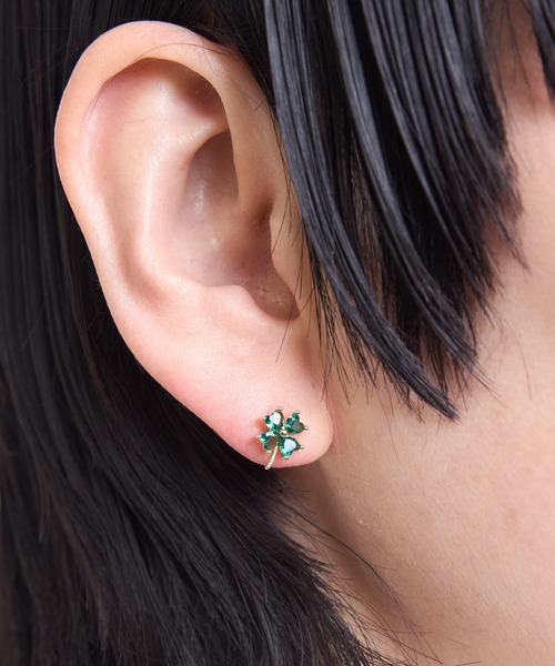 Zoule(ゾーラ)の「Zoule ゾーラ:FLOWER LETTER SERIES jewel flower letter3 花言葉 アジサイ クローバー ピアス(ピアス(両耳用)・レディース・パープル/グリーン・FREE)」の3枚目の写真