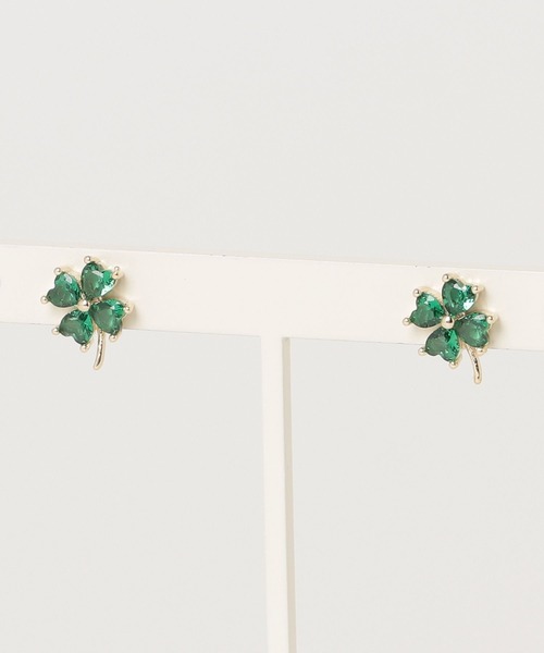 Zoule(ゾーラ)の「Zoule ゾーラ:FLOWER LETTER SERIES jewel flower letter3 花言葉 アジサイ クローバー ピアス(ピアス(両耳用)・レディース・パープル/グリーン・FREE)」の6枚目の写真