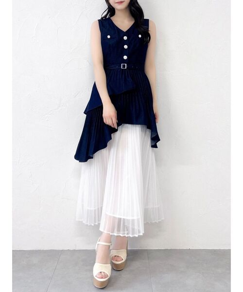dazzlin（ダズリン）の「アシメプリーツジレワンピース（ワンピース・レディース・チャコールグレー/オフホワイト/インディゴブルー・MEDIUM/SMALL）」の3枚目の写真