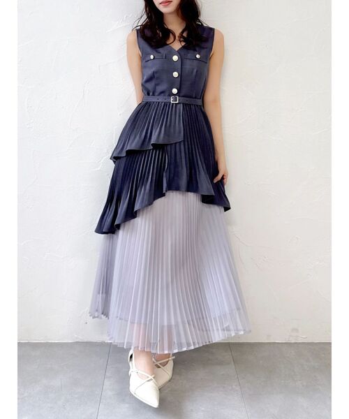 dazzlin（ダズリン）の「アシメプリーツジレワンピース（ワンピース・レディース・チャコールグレー/オフホワイト/インディゴブルー・MEDIUM/SMALL）」の10枚目の写真