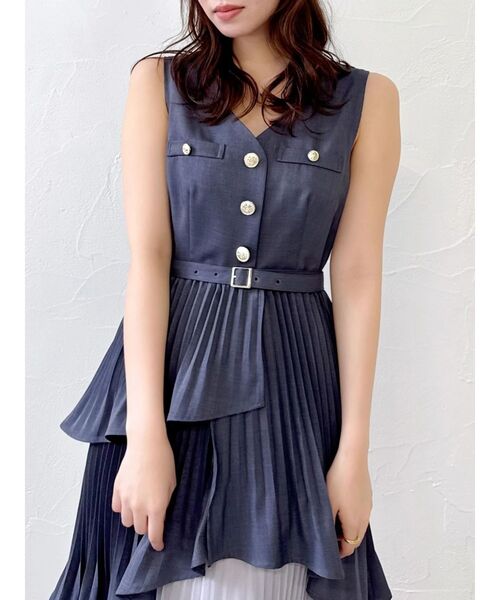 dazzlin（ダズリン）の「アシメプリーツジレワンピース（ワンピース・レディース・チャコールグレー/オフホワイト/インディゴブルー・MEDIUM/SMALL）」の14枚目の写真