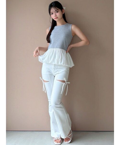 RESEXXY(リゼクシー)の「ラッフルペプラムカットトップス(Tシャツ/カットソー・レディース・ホワイト/グレー/ブラック・FREE)」の8枚目の写真