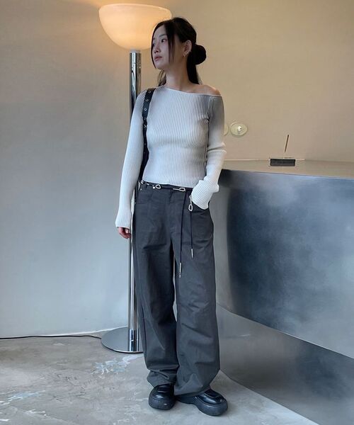 DIAGONAL（ダイアゴナル）の「CURVED STURDY TROUSERS (dark grey)（その他パンツ・レディース・その他・SMALL/MEDIUM）」の2枚目の写真