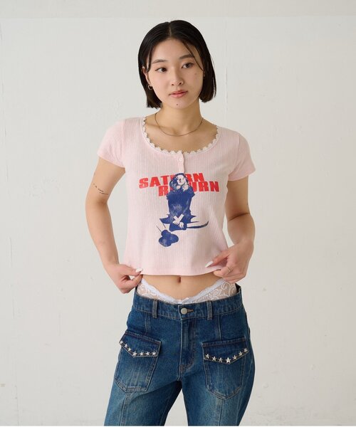 WHO'S WHO gallery（フーズフーギャラリー）の「シャーロットパターンメッシュS/Sトップス（Tシャツ/カットソー・レディース・オフホワイト/イエロー/ピンク/サックスブルー/ブラック・FREE）」の16枚目の写真