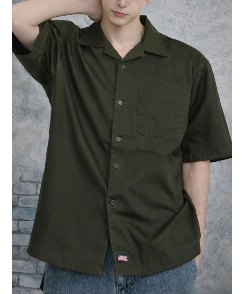 Dickies（ディッキーズ）の「【neos】GENUINE DICKIES ジェニュイン ディッキーズ ツイル オープンカラー 半袖 ワークシャツ バック刺繍 ビッグロゴ ルーズシルエット メンズ（シャツ/ブラウス・メンズ・チャコールグレー/ブラック/カーキ/ベージュ・MEDIUM/LARGE/X-LARGE）」の4枚目の写真