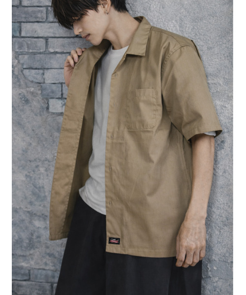 Dickies（ディッキーズ）の「【neos】GENUINE DICKIES ジェニュイン ディッキーズ ツイル オープンカラー 半袖 ワークシャツ バック刺繍 ビッグロゴ ルーズシルエット メンズ（シャツ/ブラウス・メンズ・チャコールグレー/ブラック/カーキ/ベージュ・MEDIUM/LARGE/X-LARGE）」の21枚目の写真