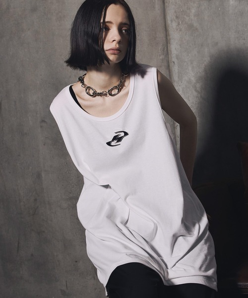 ERAR(エラー)の「【ERAR】ハイダメージ加工/メタルプレート無地レイヤードタンクトップ(タンクトップ・メンズ・ブラック系1/ホワイト系2/ホワイト系1/ブラック系2・XL/L/M/S)」の8枚目の写真