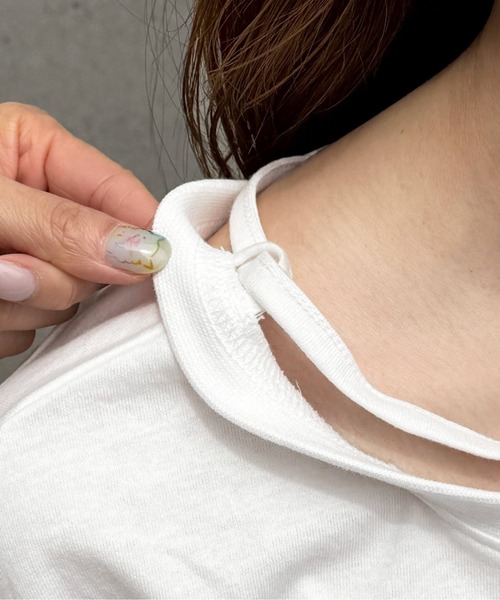 tiptop(ティップトップ)の「チョーカー付きワンショルBIGTシャツ(Tシャツ/カットソー・レディース・ブラック/オフホワイト/チャコールグレー/ホワイト系その他・FREE)」の14枚目の写真