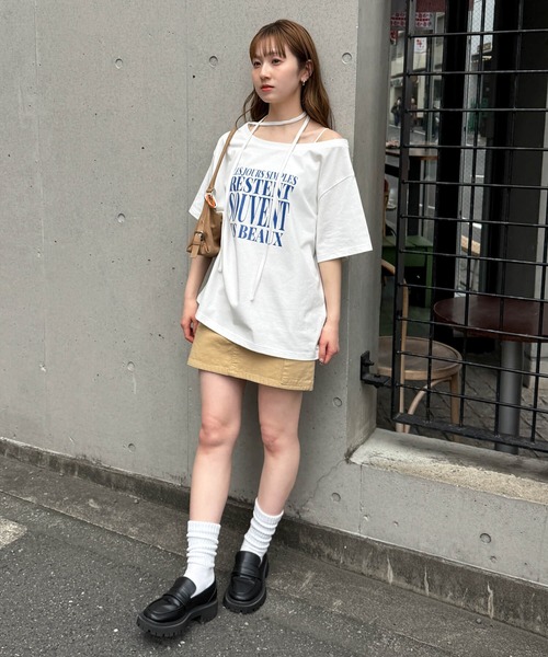 tiptop(ティップトップ)の「チョーカー付きワンショルBIGTシャツ(Tシャツ/カットソー・レディース・ブラック/オフホワイト/チャコールグレー/ホワイト系その他・FREE)」の8枚目の写真