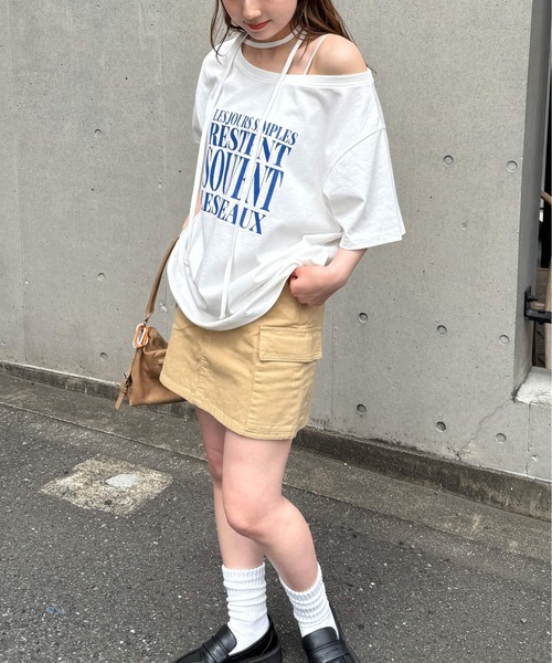 tiptop(ティップトップ)の「チョーカー付きワンショルBIGTシャツ(Tシャツ/カットソー・レディース・ブラック/オフホワイト/チャコールグレー/ホワイト系その他・FREE)」の10枚目の写真