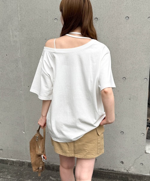 tiptop(ティップトップ)の「チョーカー付きワンショルBIGTシャツ(Tシャツ/カットソー・レディース・ブラック/オフホワイト/チャコールグレー/ホワイト系その他・FREE)」の11枚目の写真