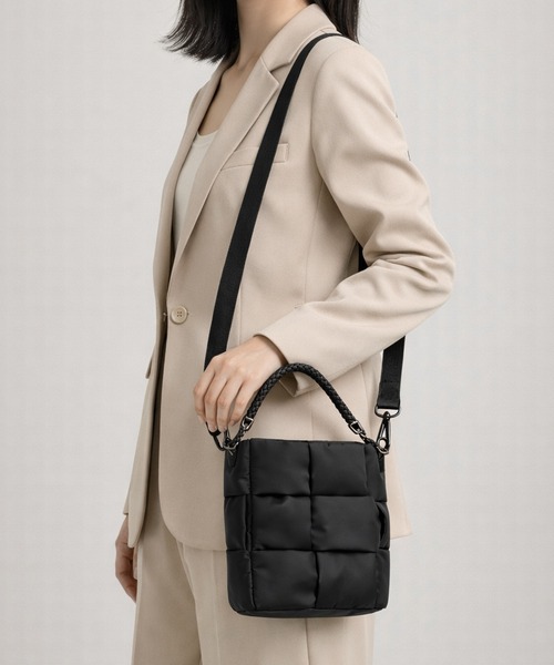 PADMA(パドマ)の「【PADMA】パデット 縦型ショルダー(ショルダーバッグ・レディース・グレイッシュベージュ/ブラック・FREE)」の2枚目の写真