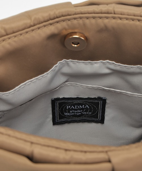 PADMA(パドマ)の「【PADMA】パデット 縦型ショルダー(ショルダーバッグ・レディース・グレイッシュベージュ/ブラック・FREE)」の9枚目の写真