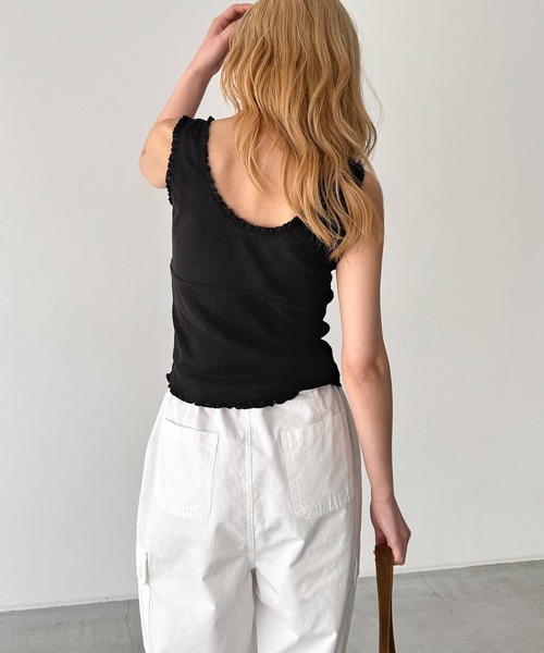 CANAL JEAN(キャナルジーン)の「SLEEK レーストリムカシュクールタンクトップ(タンクトップ・レディース・アイボリー/ブラック・ONE SIZE)」の12枚目の写真