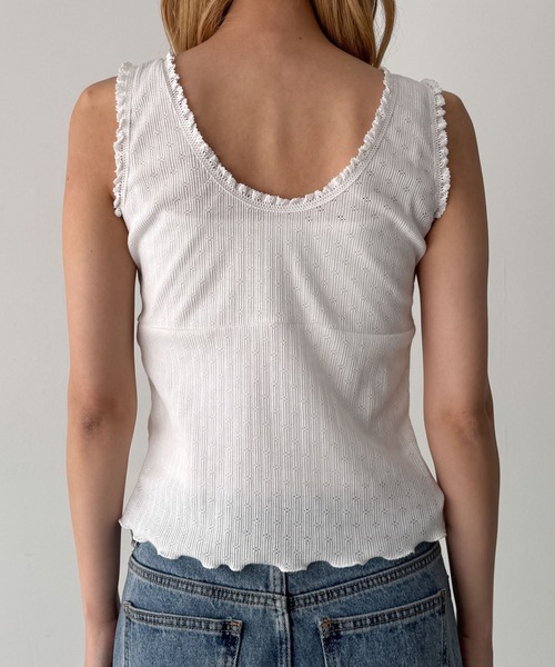 CANAL JEAN(キャナルジーン)の「SLEEK レーストリムカシュクールタンクトップ(タンクトップ・レディース・アイボリー/ブラック・ONE SIZE)」の5枚目の写真