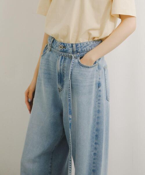 URBAN RESEARCH DOORS(アーバンリサーチドアーズ)の「Belted Light Denim(デニムパンツ・レディース・ライトインディゴブルー・MEDIUM/SMALL)」の4枚目の写真