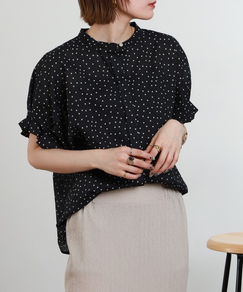 Anna Nicola(アンナニコラ)の「Anna Nicola 麻混ドットプリントタック袖ブラウス 半袖(シャツ/ブラウス・レディース・ブラック/ベージュ・38)」の7枚目の写真