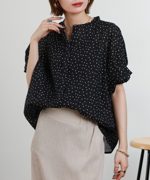 Anna Nicola(アンナニコラ)の「Anna Nicola 麻混ドットプリントタック袖ブラウス 半袖(シャツ/ブラウス・レディース・ブラック/ベージュ・38)」の4枚目の写真